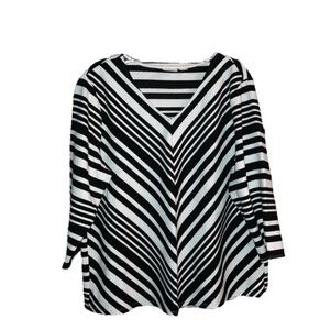 Chicos Women’s Angled Black and White Stripe V-Neck Knit 3/4 sleeve top